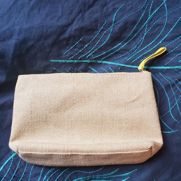 New in box Dolce & Gabbana cosmetic bag - Picture 4 of 4